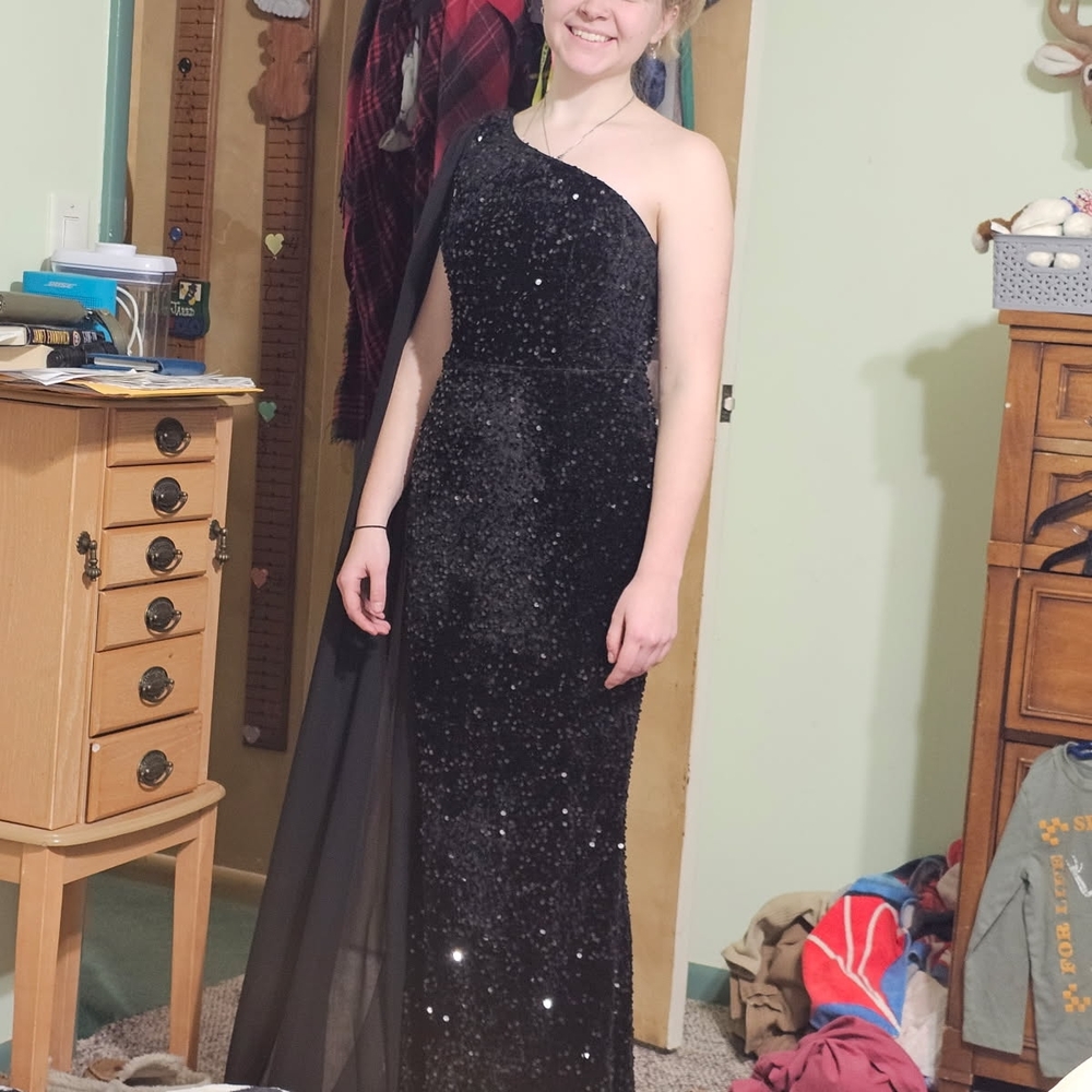 Elegant Black One-Shoulder Dress